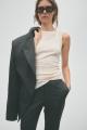 H&M STUDIOから、力強さと女性らしいエネルギーを融合