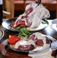 【梅田、チーズ食べ放題が1100円！？】肉を食べに来た