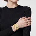 マドンナが纏った名作が、現代に蘇る。『VERSACE（ヴ