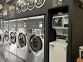 カフェスペース一体型コインランドリー「MAX WASH & C