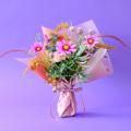 紅葉を待つだけじゃない。深まる季節を映したような花