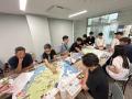 地域住民と遊びながら、地域の公共交通機関に乗utf-8