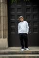 2つのアイコンがグリーンで戯れるLACOSTE × CLUBHAUS