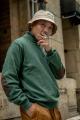 2つのアイコンがグリーンで戯れるLACOSTE × CLUBHAUS