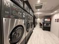 カフェスペース一体型コインランドリー「MAX WASH & C カフェスペース一体型コインランドリー「MAX WASH & C