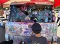 廃車予定の自動車をキャンバスに、子どもたちの非日常 廃車予定の自動車をキャンバスに、子どもたちの非日常