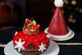 笑顔が集うクリスマステーブルへ、サンタクロースから