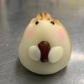 どんぐりを抱えた「りす」と、本物そっくりの「あけび
