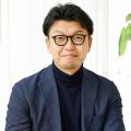 アカリク、学食のトレイ広告など、大学構内で学生の目 アカリク、学食のトレイ広告など、大学構内で学生の目
