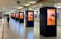 大人気サッカーマンガ『アオアシ』大型広告が 池袋駅