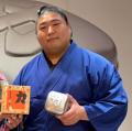 【もち吉】浅香山親方と若元春関がもち吉工場直売所に