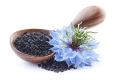 ポーチにひとつ、乾燥・肌荒れ対策のマルチバーム。古 ポーチにひとつ、乾燥・肌荒れ対策のマルチバーム。古