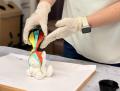 3Dプリンタ教室3DLab、絵の具を流しかけて模様をつく