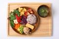 『鳥〇食堂×タニタカフェ』“秋の味覚を一皿に”旬の鮭