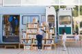 読書の秋に約700冊の本を楽しむ移動式本屋BOOK TRUCK 読書の秋に約700冊の本を楽しむ移動式本屋BOOK TRUCK