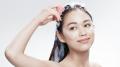 シャンプー時にも、ドライヘアにも。頭皮をほぐし、毎