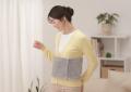 「重ねるだけでピタッと留まる!?」服の上からサッと巻