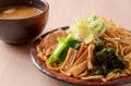 【総重量1.5kg超！】行列のできるラーメン店が放つ、