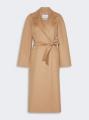 Max Mara、3人の女性が纏う新アイコン「Ready Coat」