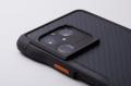 電波への影響を抑えた、削り出しのG10バンパー。Made 