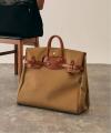 英国の老舗バッグブランド「Brady」と、Gauthier Bors