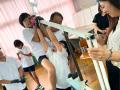 給食の残りでコンポスト、育てたミニトマトを地域の介