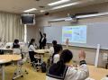 土曜日、学校は「学びのハブ」になる　生徒が自utf-8