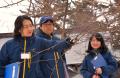 大雪で倒木した弘前公園の推定樹齢260年の松と桜を、