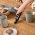 手の届く場所に置いてサッとお掃除　約350gの軽量ハン
