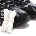 「atmos」の先鋭的なスタイルと「New Balance」のヘリ