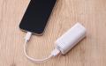 単3形乾電池付属だから緊急時でもすぐに充電できる！