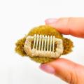 犬も人もつけられるトイプードルのヘアクリップ。カプ