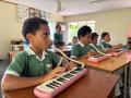 フィジーでの音楽授業を開始 | ピアニカ１００本をフ