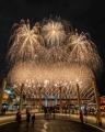 大阪・関西万博の夜空に、希望の光が芸術となって咲き