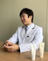 ナリス化粧品、男性育休取得率６割。全員３か月以上取