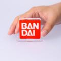 「あなたの好きなロゴは何？」バンダイがアクスタにし