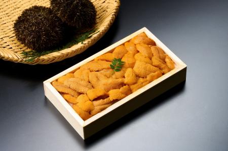 贈り物にふさわしい“極上品質”の冷凍生ウニ折詰を、本