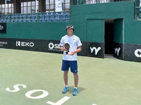 160cmの日本人プロテニスプレーヤーが世界で躍動！ ノ