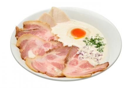 平飼い養鶏場が“本気でつくった”ラーメン店「とりたま