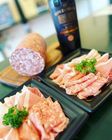 北九州発！生ハムの美味しさを切りたてで提供　utf-8