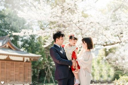 じわり広がる「オフピーク七五三撮影」、桜と着物の“