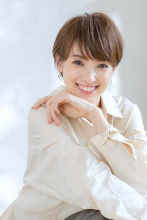 人気タレント　南明奈さんをクリエイティブディレクタ