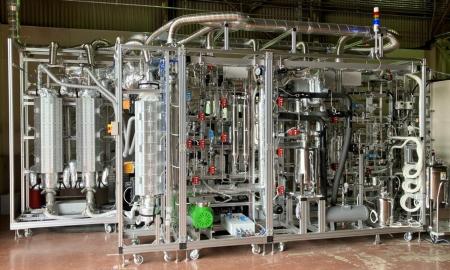 バイオエタノールを活用したクリーン燃料の製造技術を
