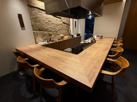 寒さ対策にATTA-COUNTERを新導入。焼き鳥の名店「から