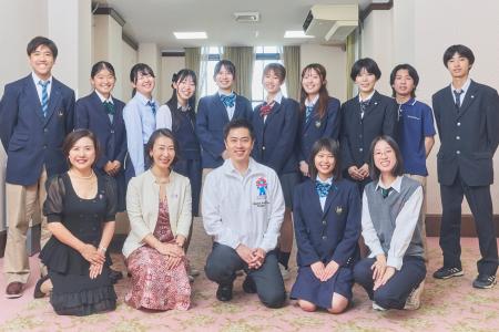 「カルティエ ユース プログラム」参加生徒が 大阪府