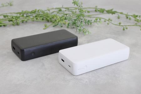 USB Type-C＆USB Type-Aで2台同時充電も可能な大容量