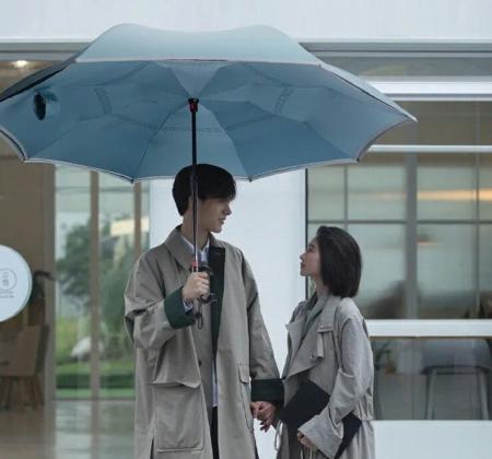 【梅雨対策に】扇風機内蔵晴雨兼用傘「GeeBrella-Fan