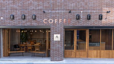 祈りと共生の空間「AUNCOFFEE ROSTERS」難波八阪神社