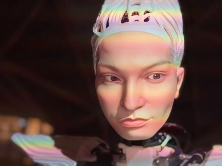「死はひとつではない」アンドロイド・マリアが誕生、