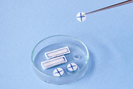 【新製品】悪性脳腫瘍の再発予防を目指す治療PDTの実